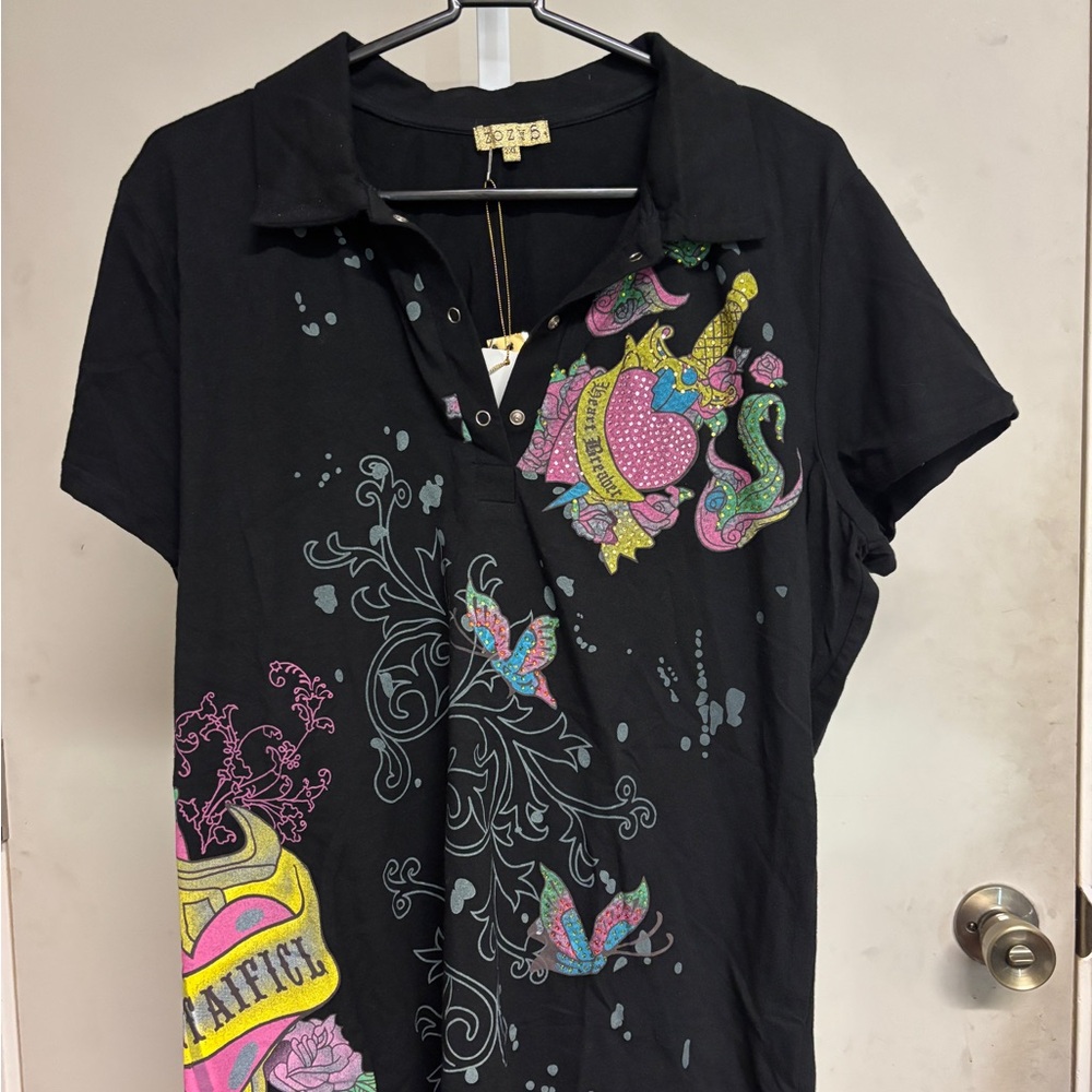 NWT Black Polo with Colorful Graphic Juniors 2x